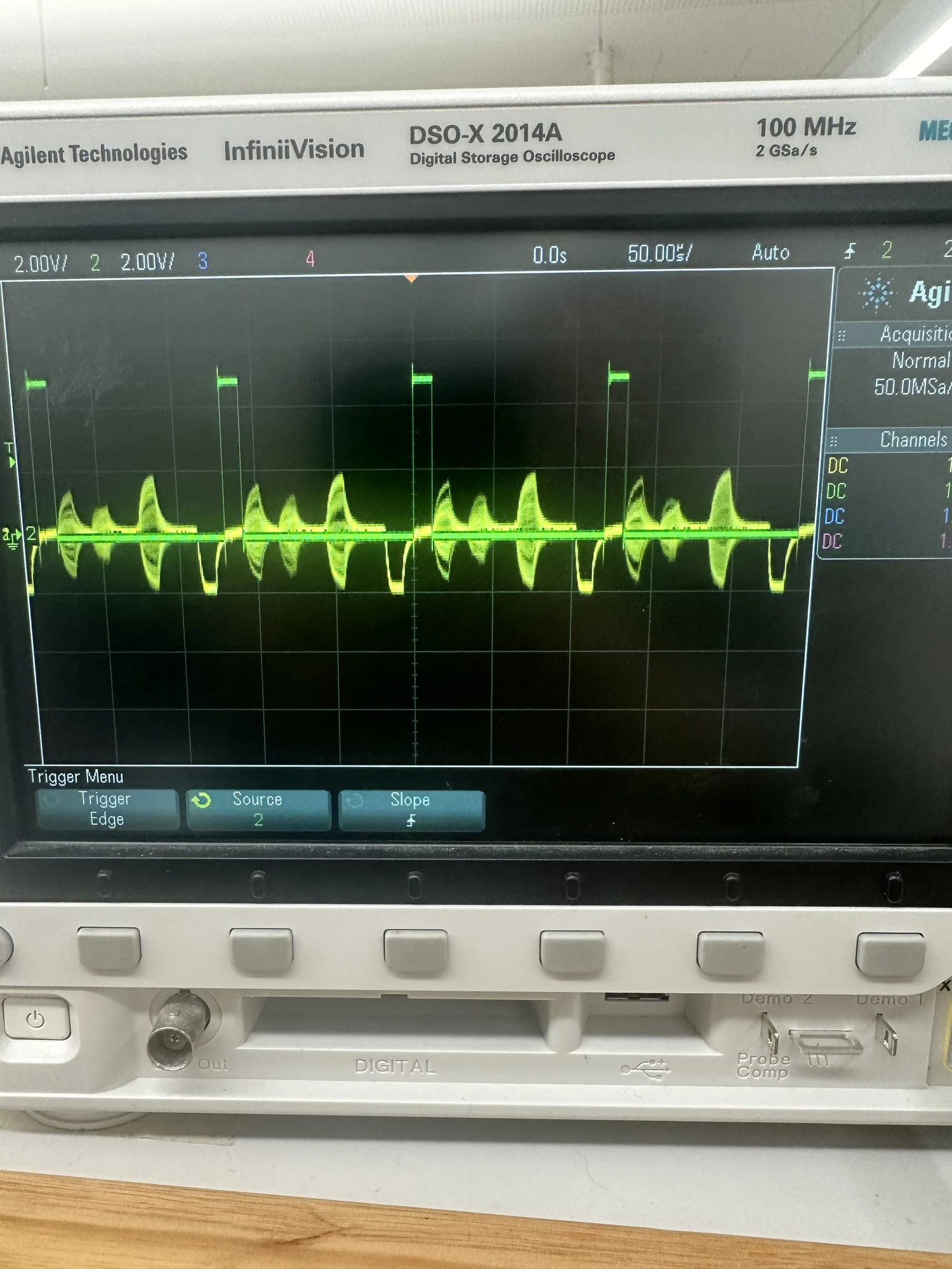 Oscilloscope trace recorded during laboratory measurement.
